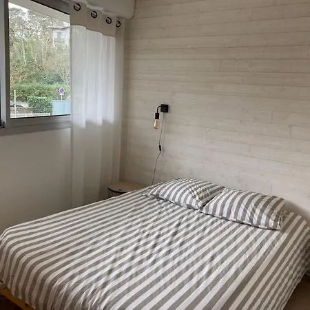 Apartment T2bis Pereire Dans -residence En Premiere Ligne